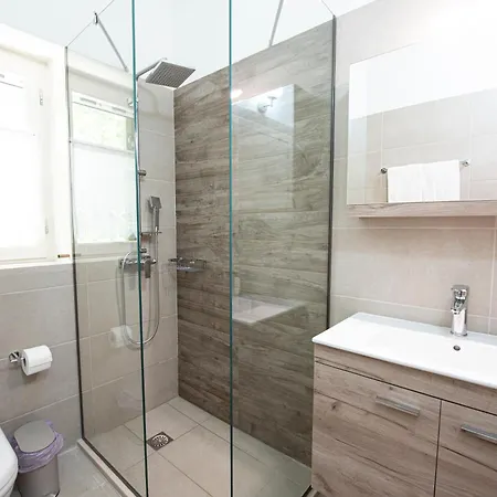 Διαμέρισμα Lagadia Stone House *