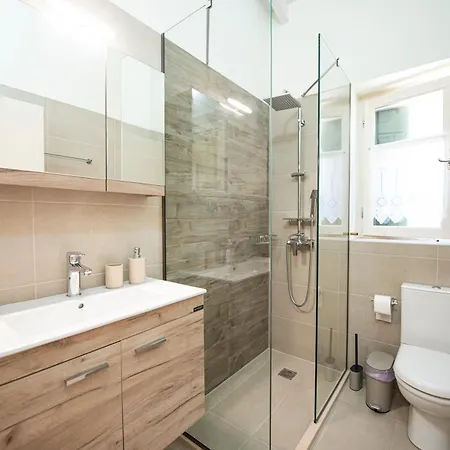 Διαμέρισμα Lagadia Stone House *