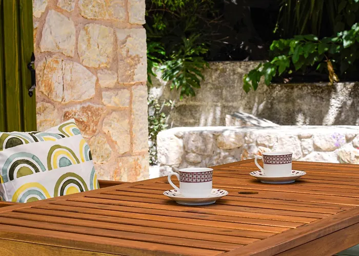 Lagadia Stone House Апартаменты *