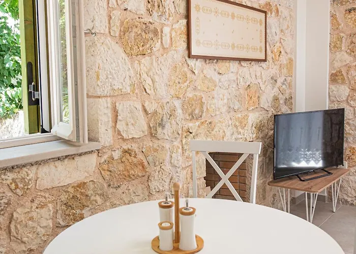 Lagadia Stone House Апартаменты