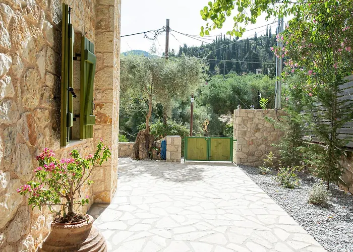 Lagadia Stone House Апартаменты *