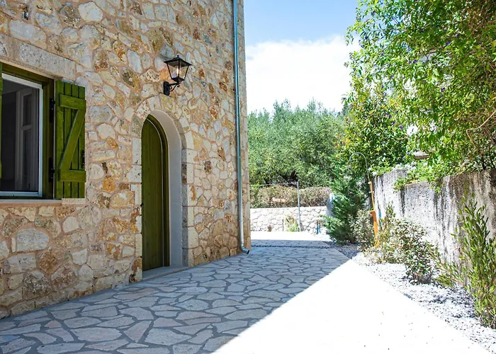 Lagadia Stone House Апартаменты Айос-Никитас